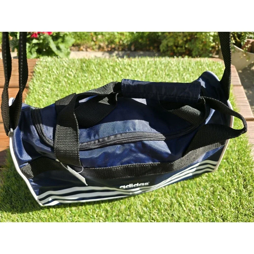 New York Yankees Vintage Dead Stock Adidas Duffel Bag - 16x7x9 W/ Shoulder Strap